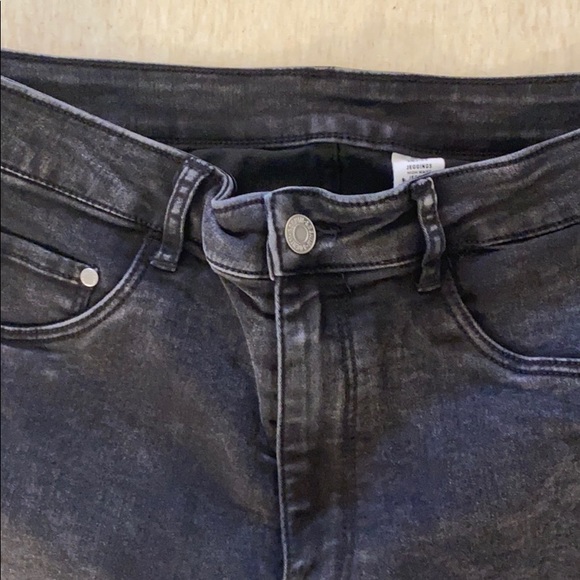 H&M high-waisted jeans - Picture 2 of 3